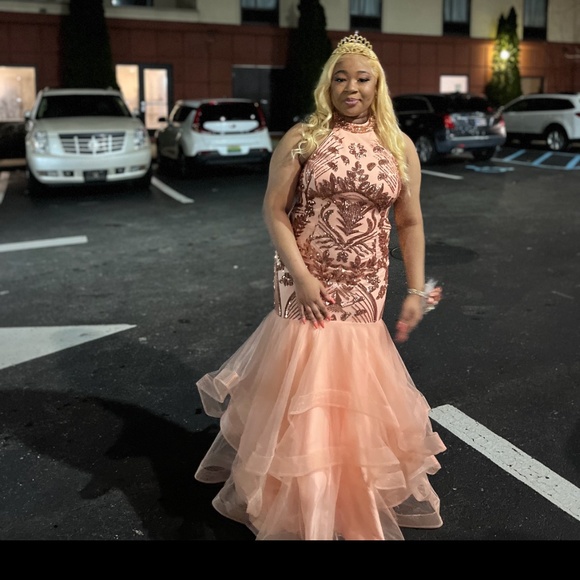 SELLING PROM DRESS!!!!!! - Main Image